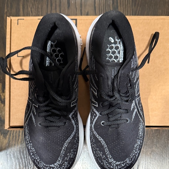 ASICS Monochrome Athletic Sneakers - Picture 12 of 14